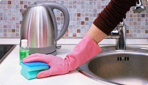 7 cách thông minh để vệ sinh bồn rửa bát sạch bong sáng bóng