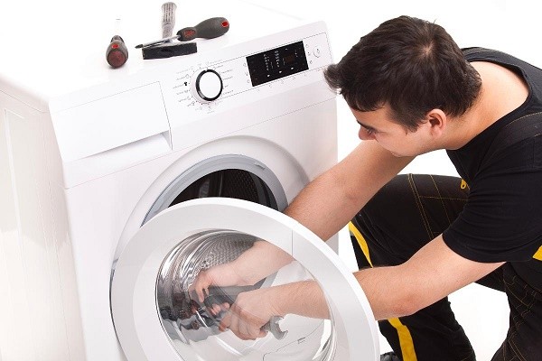 Cách khắc phục kịp thời tình trạng máy giặt rò rỉ nước