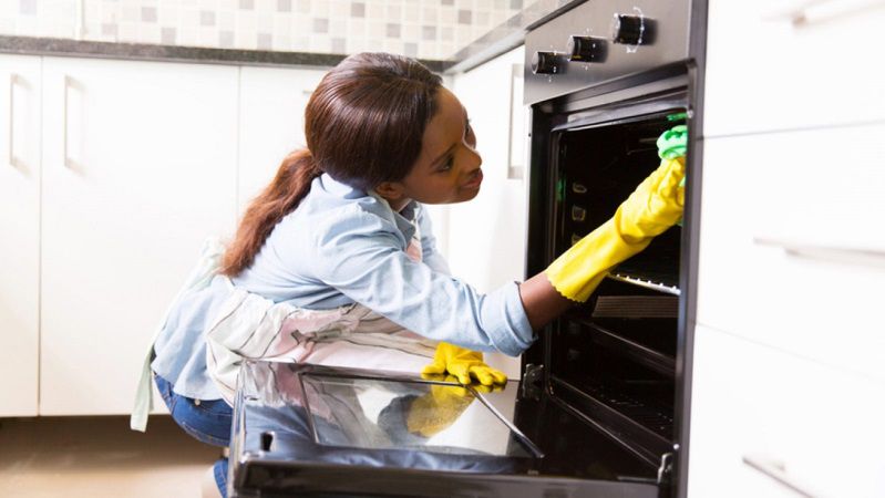 Những cách vệ sinh lò nướng tại nhà