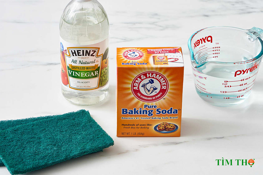 Loại bỏ vết mốc bằng baking soda