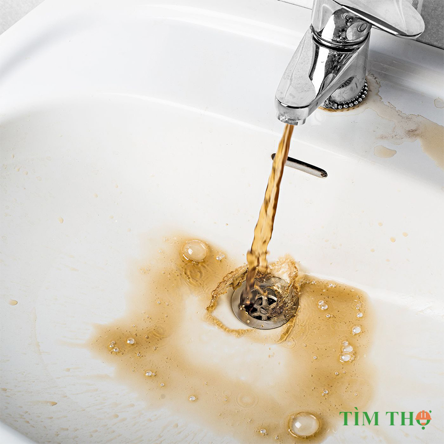 Loại bỏ vết gỉ từ nhà vệ sinh bồn tắm và bồn rửa