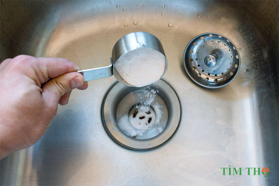 Bí kíp khử bỏ mùi hôi của cống bằng giấm và baking soda